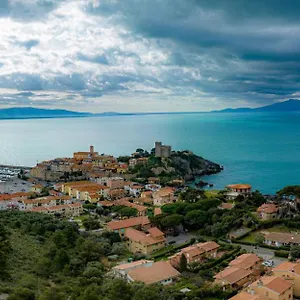 https://a-talamone-a-pochi-passi-dal-centro-e-dal-mare.it-tuscanyhotel.com